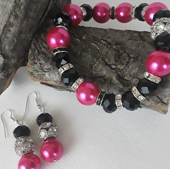 Handcrafted bracelet with matching earrings. - Picture 1 of 4